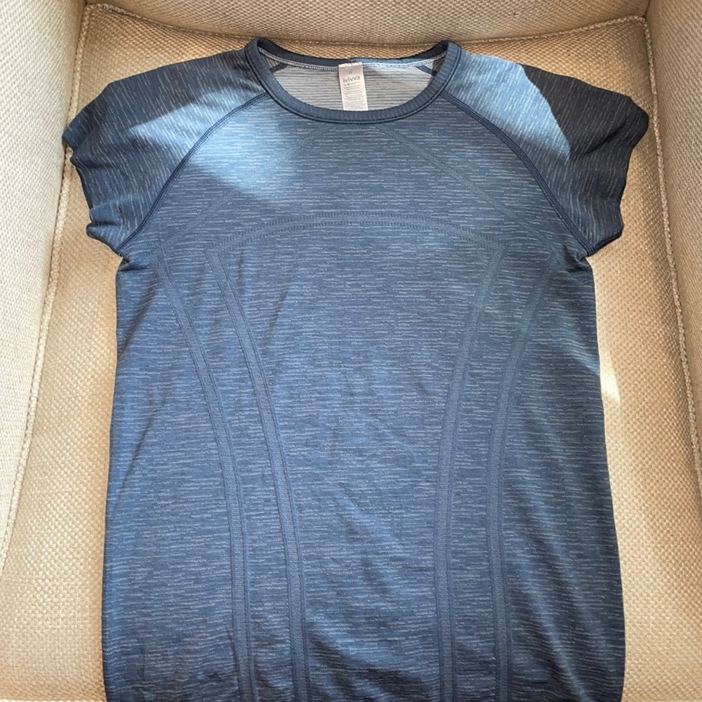 Ivivva top!
